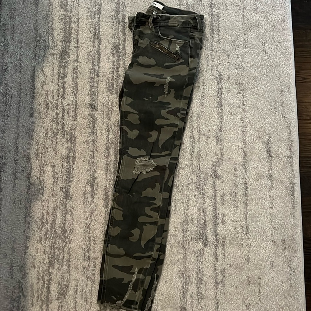 Dex Camo Jeans with zipper pockets